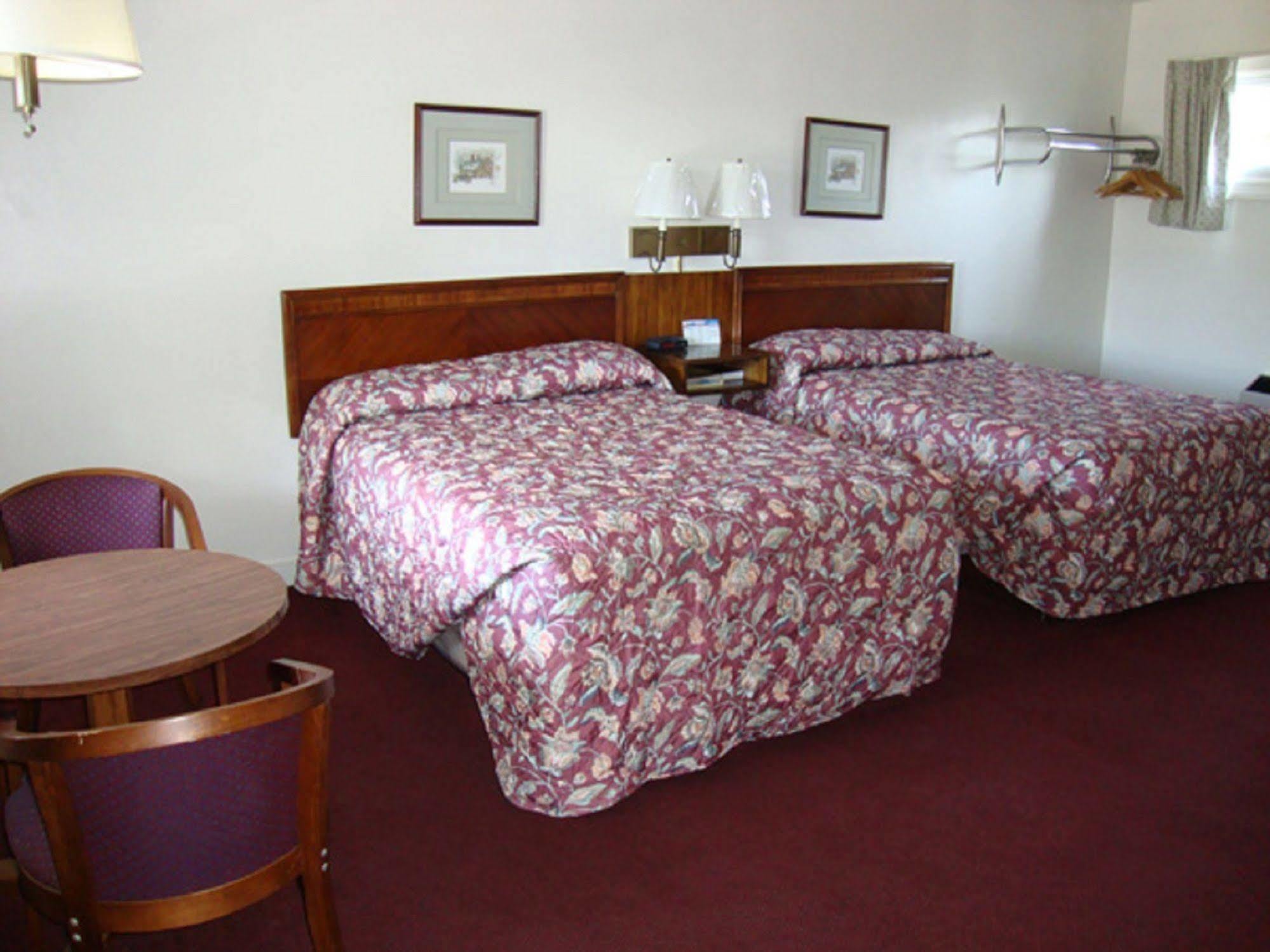 Bassett Motel Уилямсбърг Екстериор снимка