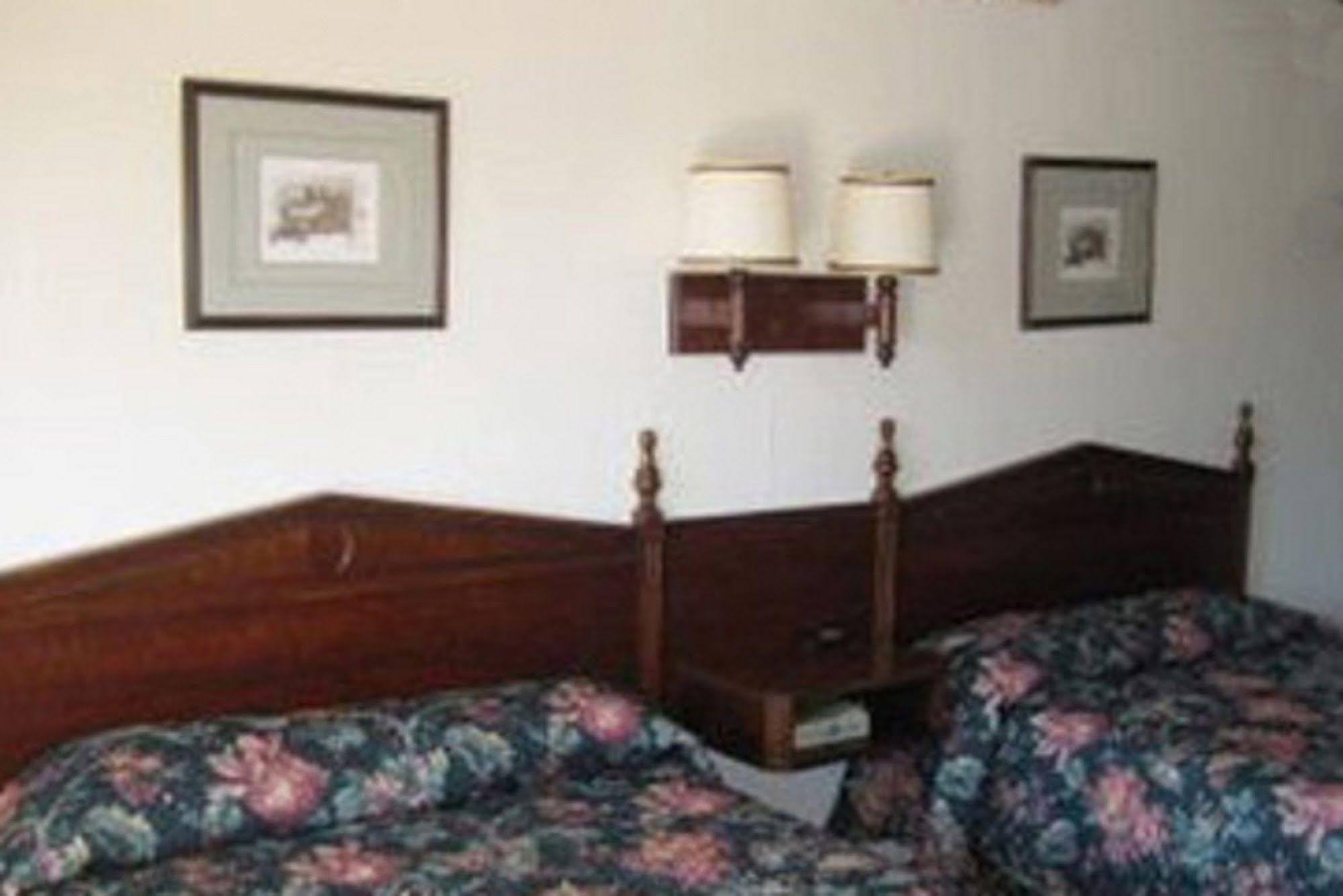 Bassett Motel Уилямсбърг Стая снимка