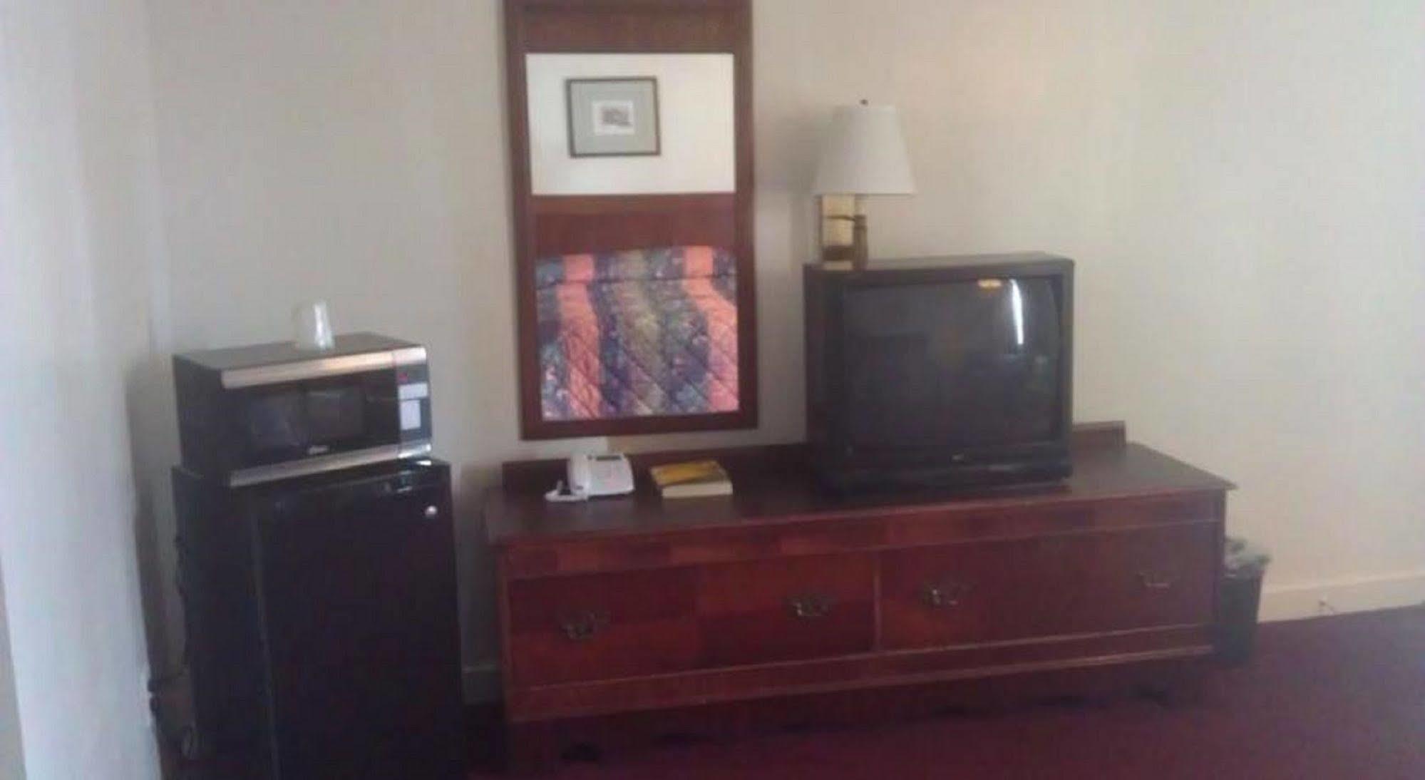 Bassett Motel Уилямсбърг Екстериор снимка